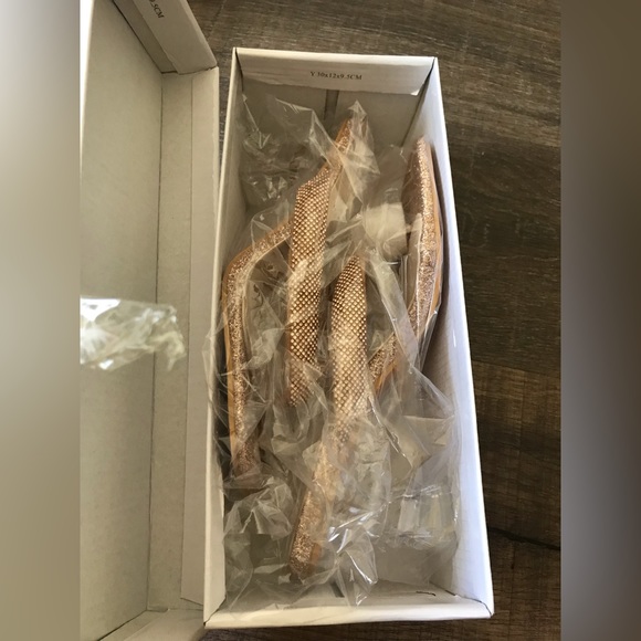 Heels - Picture 7 of 7